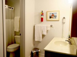 Water View Suite 3 Bathroom